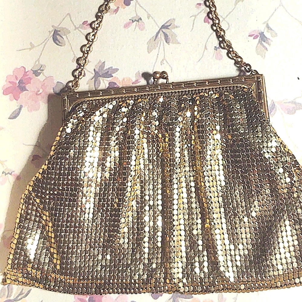 Vintage Whiting & David gold mesh metallic evening bag